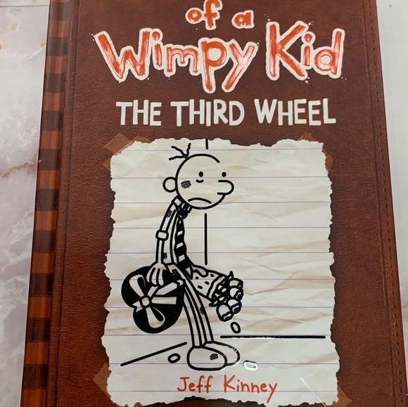 New dairy of a wimpy kid book 7 (The Third Wheel) - Picture 1 of 3